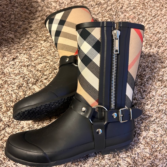 Burberry Holloway Nova Check Belted Rubber Canvas Rain Boots - Picture 4 of 11